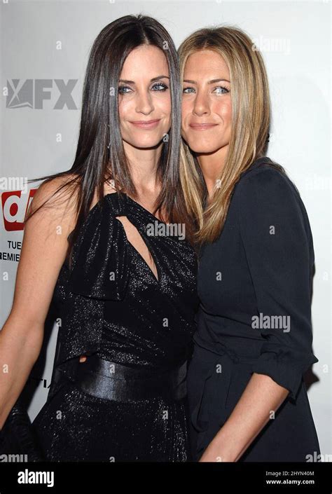 dirt jennifer aniston|courtney cox in dirt.